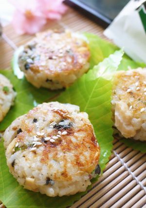 【元本山幸福廚房】香煎起司鮭魚米飯餅 的食譜成品照片