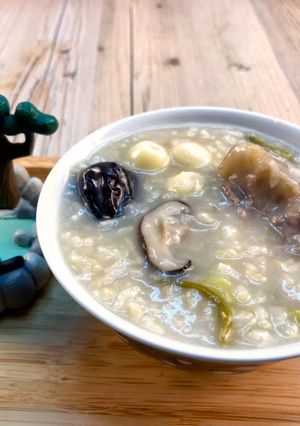 糙級養生【蓮子排骨粥】 的食譜成品照片