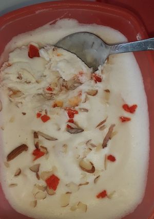 A picture of Vanilla ice cream.