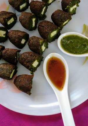 A picture of Hare bhare paneer kababs/rolls.