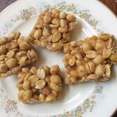 A picture of Peanut Brittle/Chikki using jaggery.