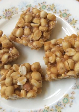 A picture of Peanut Brittle/Chikki using jaggery.