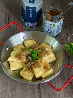 魩魚XO醬佐自製黃金豆腐 的食譜成品照片