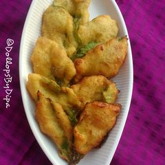 A picture of Spinach Splitbean Fritters.