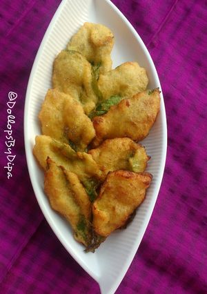 A picture of Spinach Splitbean Fritters.