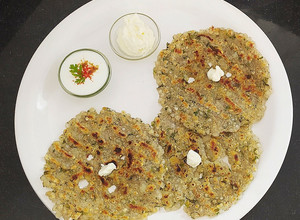 A picture of Sabudana Batata Thalipeeth for Vrat.