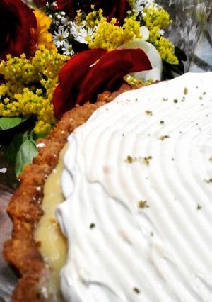 Una foto de Pie de limón - con leche condensada -