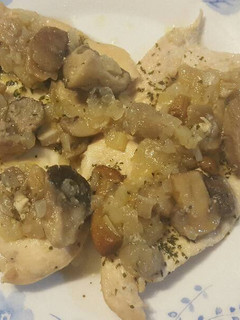 Una foto de Pechugas de pollo con setas