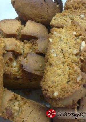 A picture of Flavorsome Cretan biscotti with almonds.