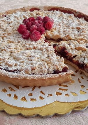 Foto di Crostata con confettura di lamponi