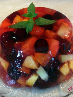 A picture of Jelly with Fresh Fruits.
