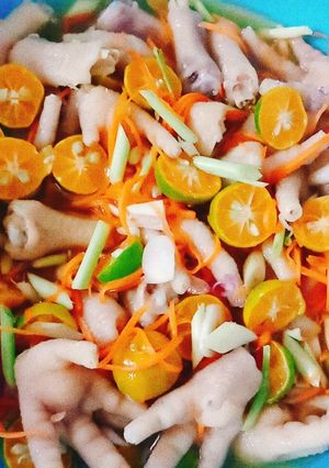 Hình của món Chân gà ngâm sả tắc 😚.