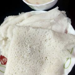 Neer Dosa with Veg Stew A picture of Neer Dosa with Veg Stew.