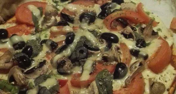 Pizza Vegetariana Con Albahaca