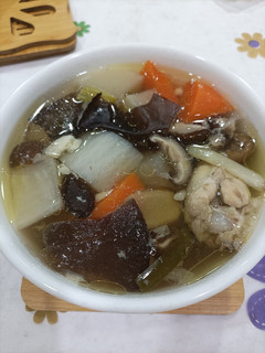 電子鍋蘿蔔香菇雞湯 的食譜成品照片