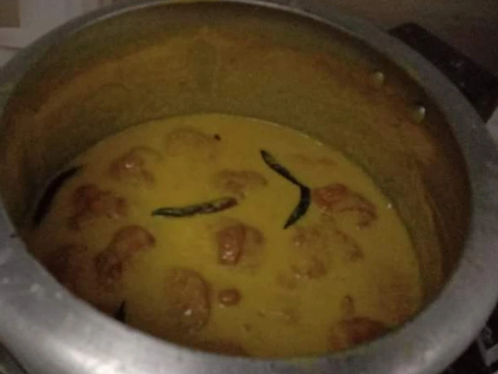 Easy Steps to Make Pakoda kadhi which So Delicious