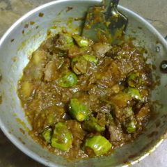 A picture of Aloo parwal masala.