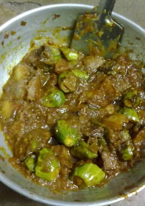 A picture of Aloo parwal masala.