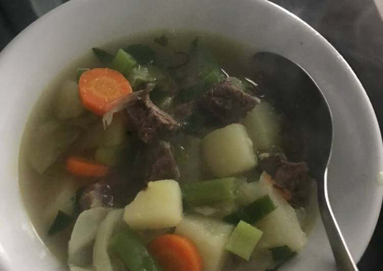 Sayur sop daging sapi