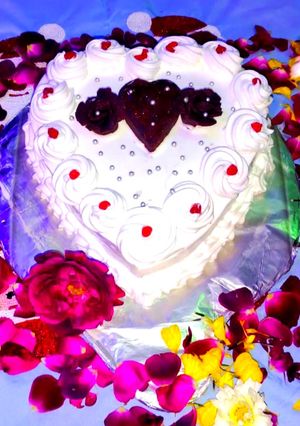 हार्ट शेप रेड वेलवेट चीज़ केक (heart shape red velvet cheese cake recipe in Hindi) रेसिपी मुख्य फोटो