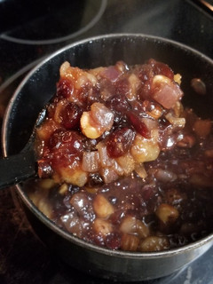 A picture of Apple Hazelnut Cranberry Sauce.