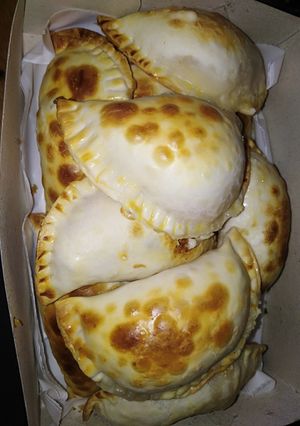 Una foto de Empanadas de jamón y queso