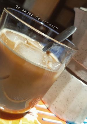 Une photo de Café au lait glacé ☕🍶🧊