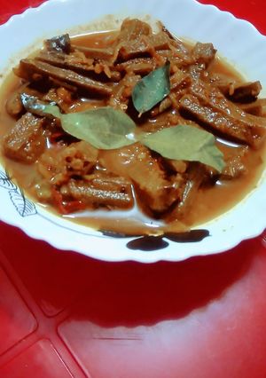 A picture of হায়দ্রাবাদী খাট্টা ভিন্ডি রসম্.