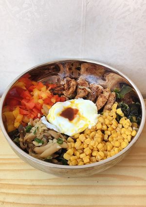 Hình của món Salad gà áp chảo (bữa trưa eat clean).