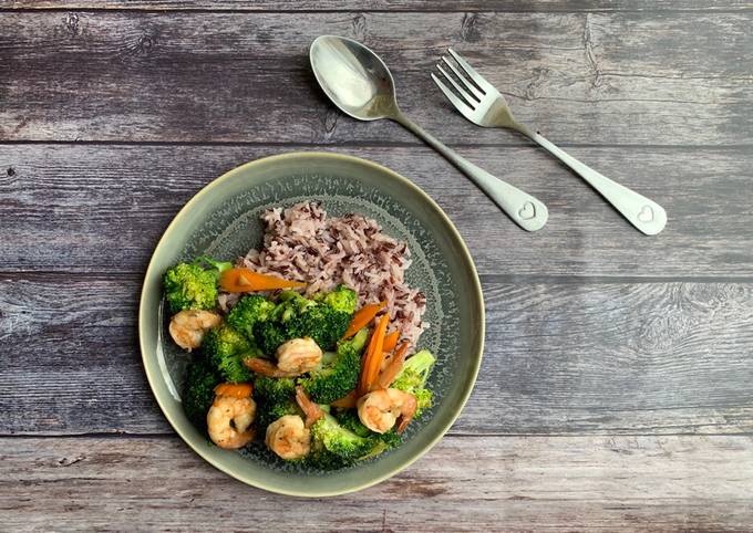 How to Make Ultimate Stir fried broccoli, carrot and prawns with mixed jasmine rice and riceberry 🦐 🥕 🥦