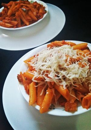 A picture of Italian penne with Indo-Chinese  twist.