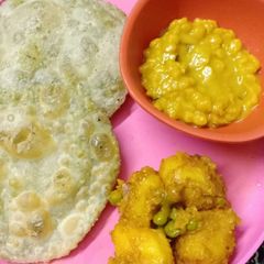 A picture of Peas kachori.