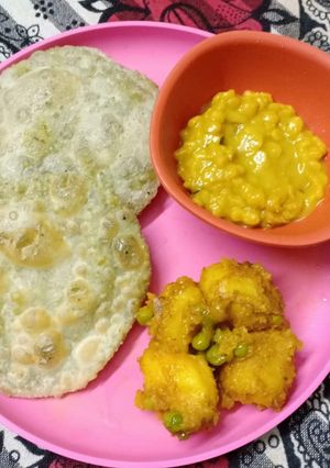 A picture of Peas kachori.