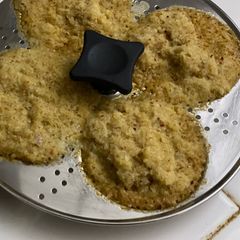 A picture of Cabbage idli.