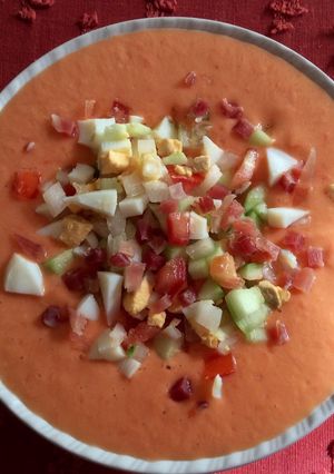 Foto principal de Salmorejo con guarnición 🍅🥖