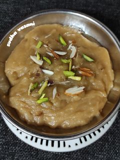 રાજગરાનો ફરાળી શીરો (Rajgira Farali Sheera Recipe In Gujarati) રેસીપી મુખ્ય ફોટો