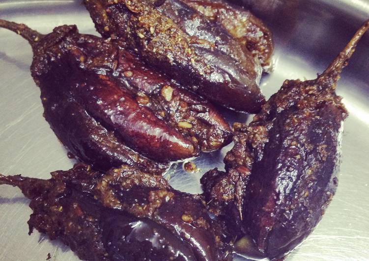 Bharwan Baingan/Stuffed Eggplant