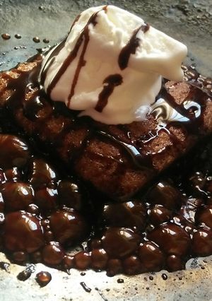 A picture of Eggless Sizzaling Brownie on Tava(Without Sizzler Plate).