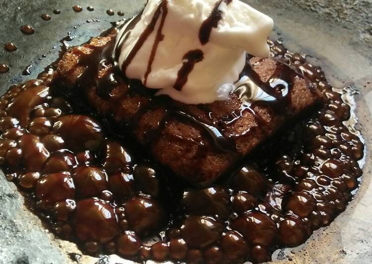 Recipe of Eggless Sizzaling Brownie on Tava(Without Sizzler Plate) in 32 Minutes for Beginners