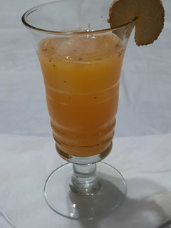 Una foto de Naran - gin (cóctel)