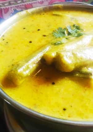 સરગવાની શીંગ ની કઢી (Saragva Shing Kadhi Recipe In Gujarati) રેસીપી મુખ્ય ફોટો