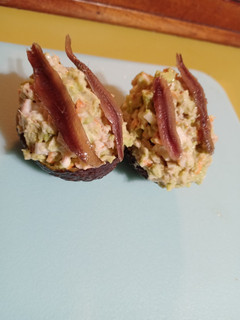 Una foto de Aguacates rellenos