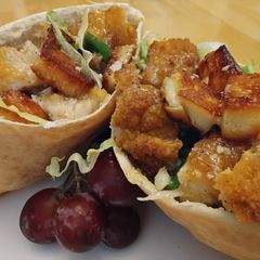 A picture of Easy Chicken Caesar Pita Pockets.