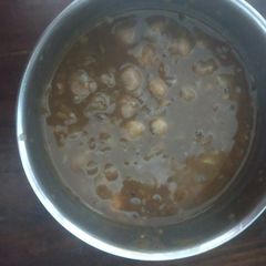 A picture of Punjabi chane ki sabzi.