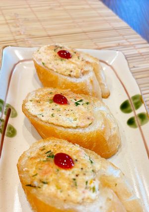 Hình của món Bánh Mì Nhồi Đậu Phụ Chiên Giòn.