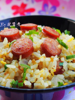 德式香腸咖哩蛋炒飯 的食譜成品照片