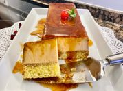 Una foto de pastel de caja
