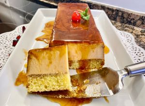Una foto de Pastel de flan con sobaos