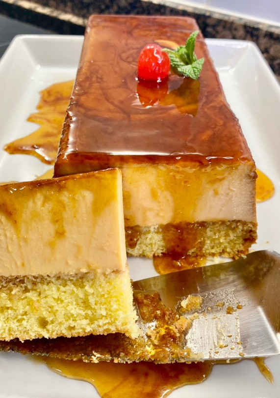 Una foto de Pastel de flan con sobaos