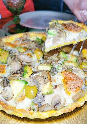 Una foto de Tarta de champiñones y aguacate/palta 🥑